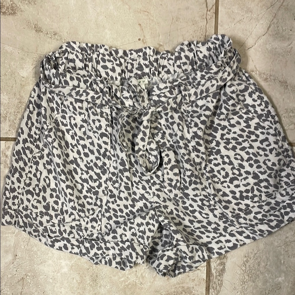 Cozy Leopard Print Shorts with Elastic Waistband